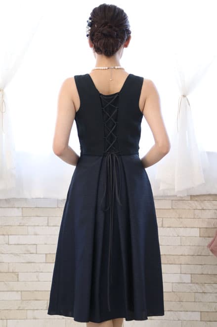 ネイビーのウエスト刺繍入りシャンタンドレスコーディネートセット