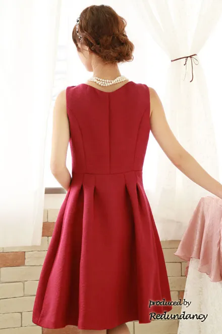 レッドの薔薇織柄ミニ丈ドレス