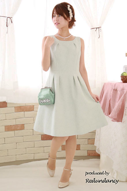 ミントグリーンの花柄ジャガードタックフレアドレス