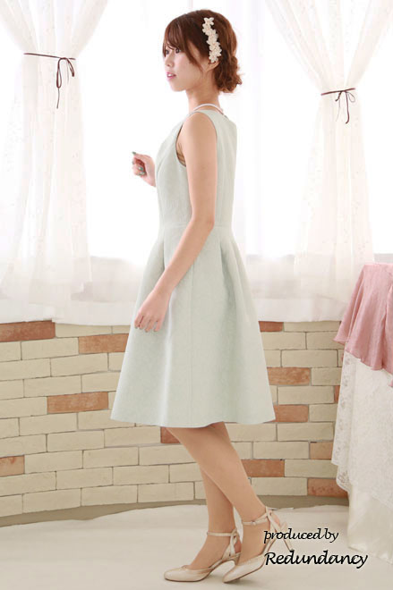 ミントグリーンの花柄ジャガードタックフレアドレス