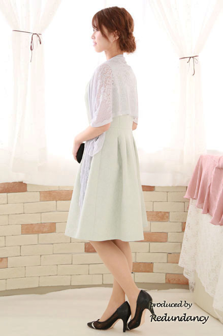 ミントグリーンの花柄ジャガードタックフレアドレス