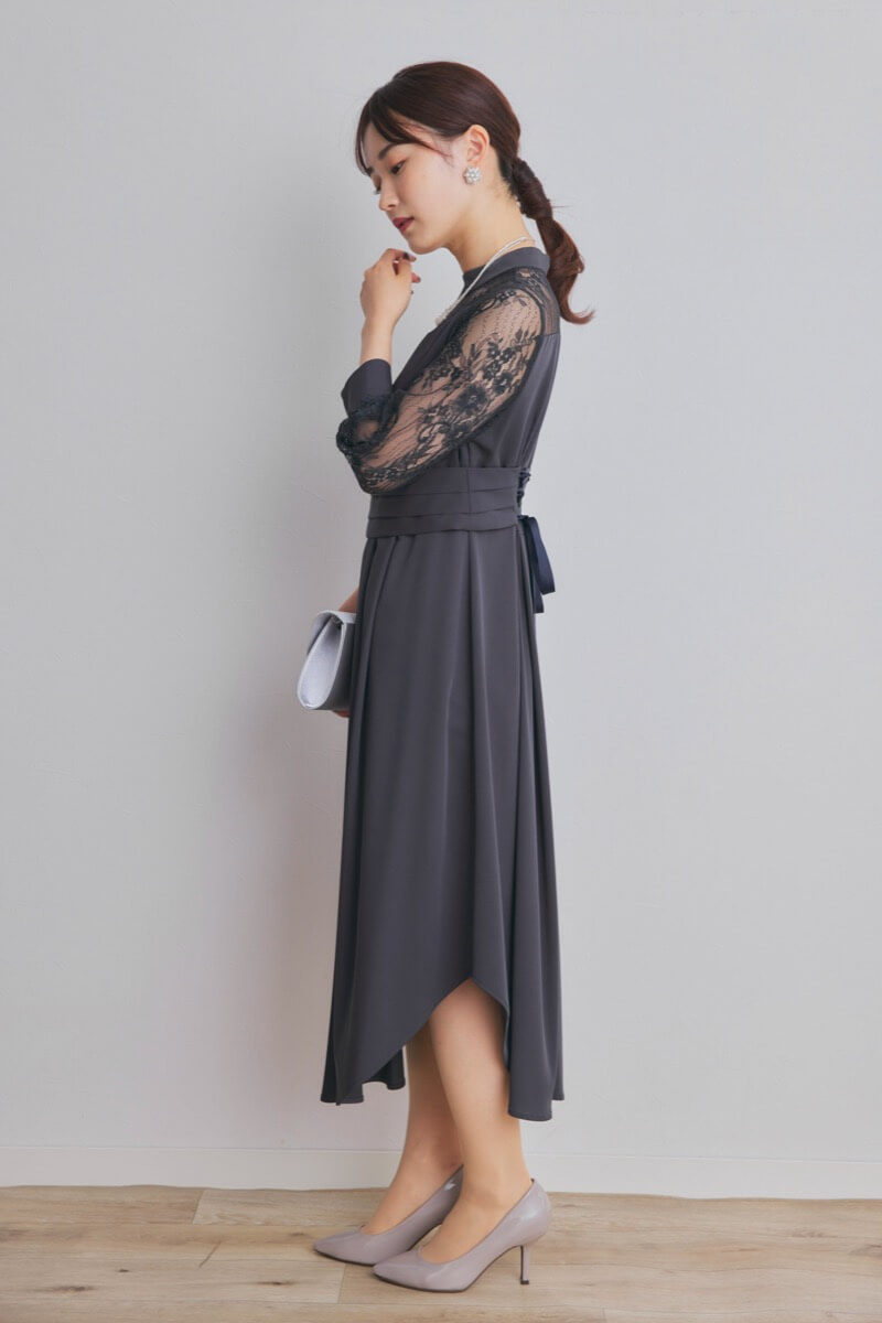 グレイッシュネイビーのイレギュラーヘムドレス