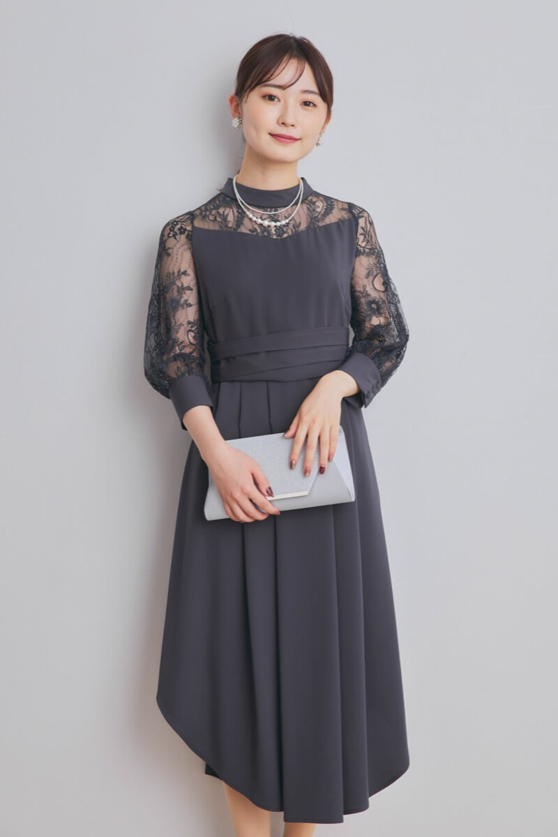 グレイッシュネイビーのイレギュラーヘムドレス