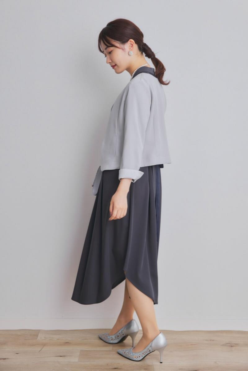 グレイッシュネイビーのイレギュラーヘムドレス