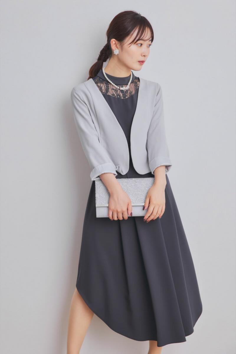 グレイッシュネイビーのイレギュラーヘムドレス