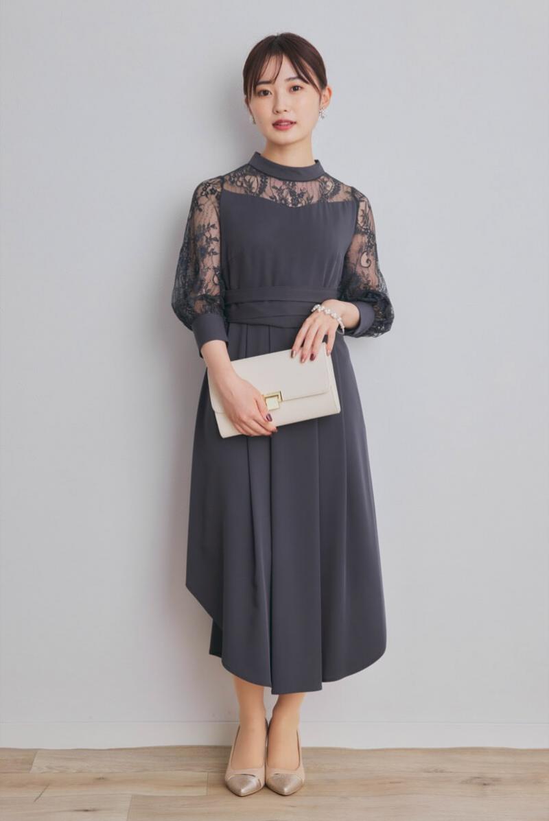 グレイッシュネイビーのイレギュラーヘムドレス