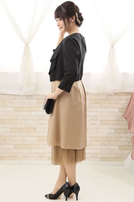 ベージュのチュール付きノースリーブドレスコーディネートセット