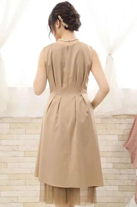 ベージュのチュール付きノースリーブドレスコーディネートセット