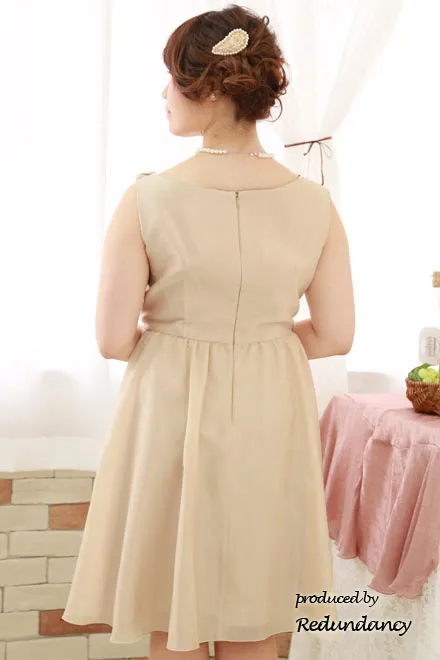 ベージュのクロスドレープAラインドレス