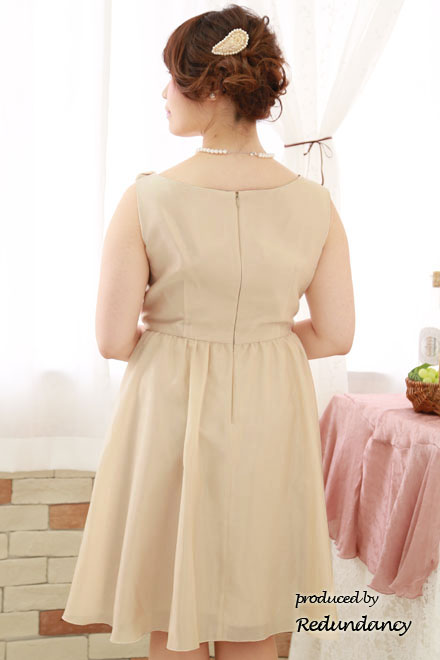 ベージュのクロスドレープAラインドレス