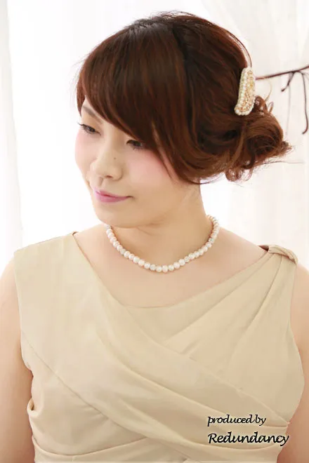 ベージュのクロスドレープAラインドレス