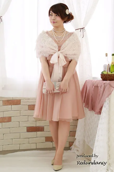 ピンクベージュのティアードシフォンワンピ