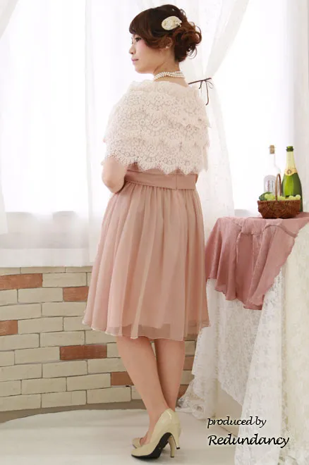 ピンクベージュのティアードシフォンワンピ