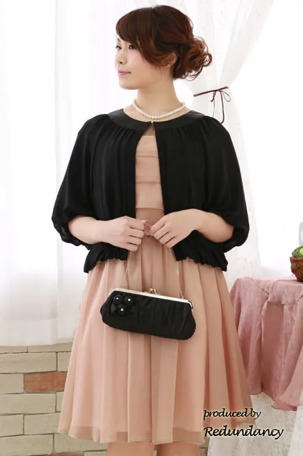 ピンクベージュのティアードシフォンワンピ