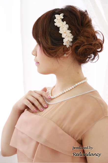 ピンクベージュのティアードシフォンワンピ