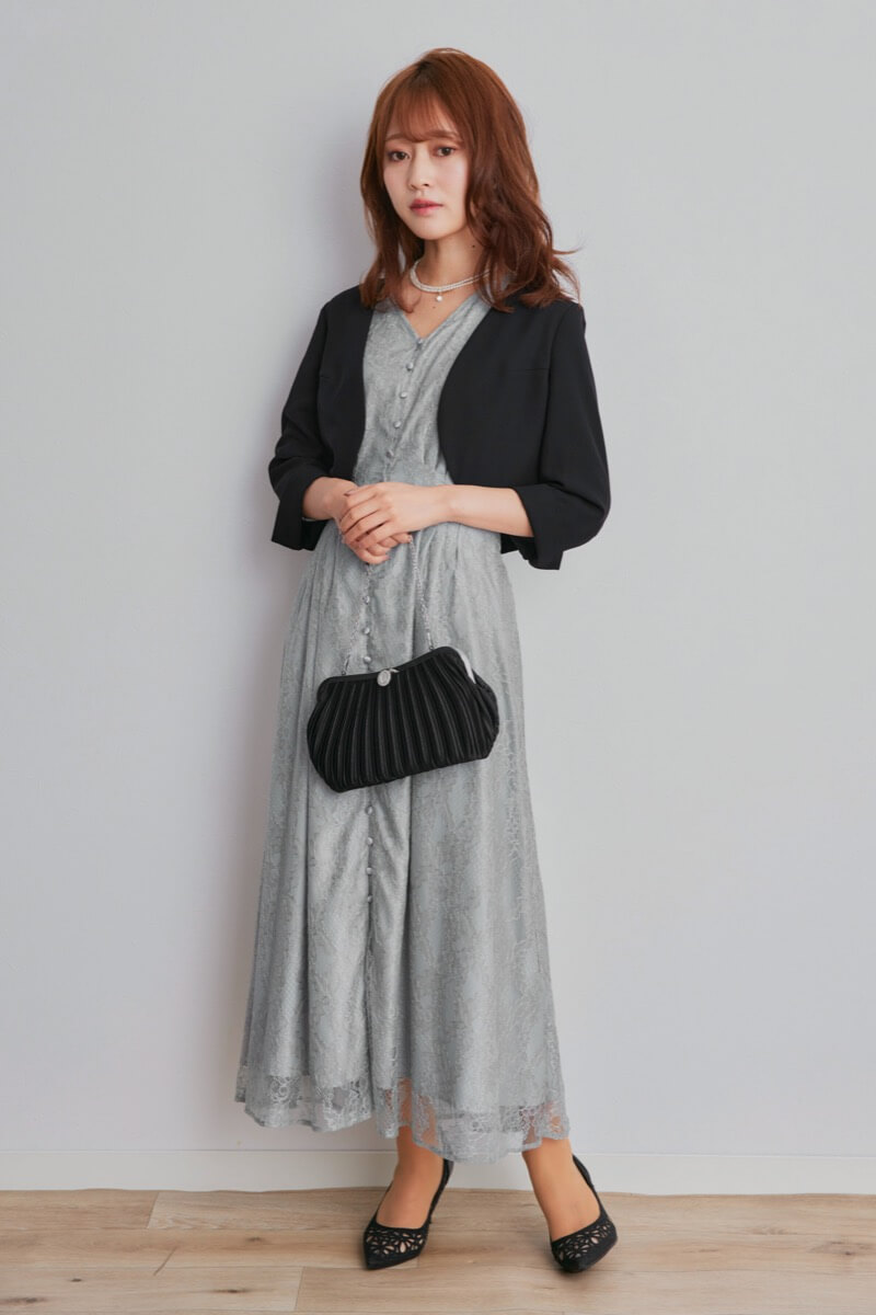 ブルーグレーのくるみボタン総レースドレス