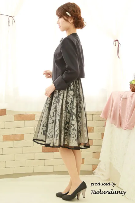 ブラックのダマスク風模様チュールドレス