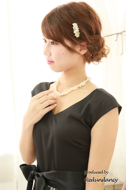 ブラックのダマスク風模様チュールドレス