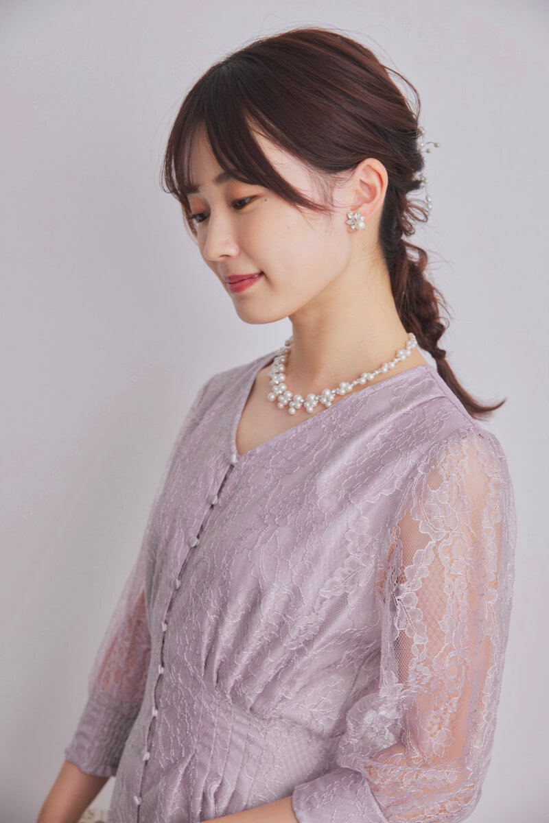 ラベンダーのくるみボタン総レースドレス