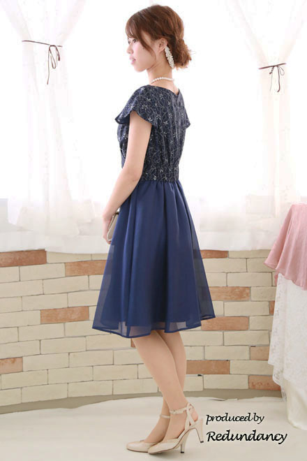 ネイビー×シルバーの花柄クロスドレス