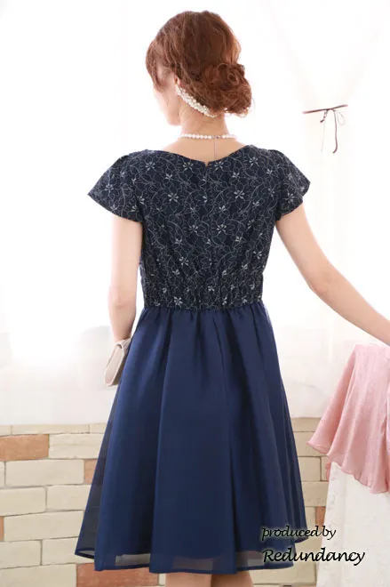 ネイビー×シルバーの花柄クロスドレス