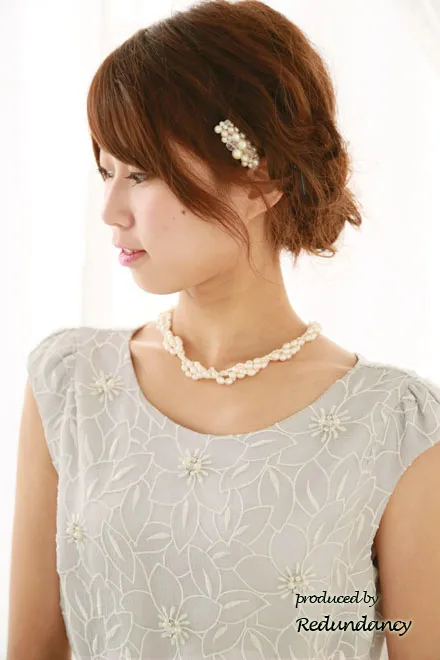 シルバーのウエストリボン切替ビジューミディ丈ドレス