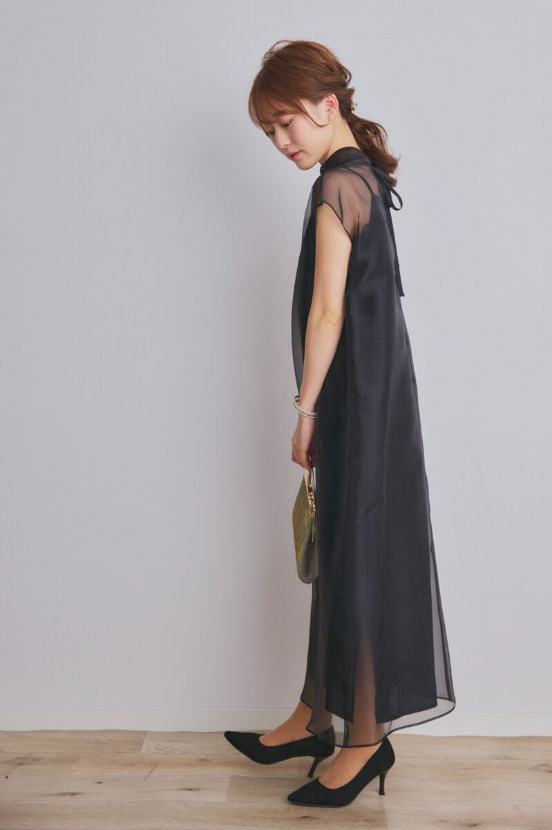 ブラックのアシメインナーオーガンジードレス