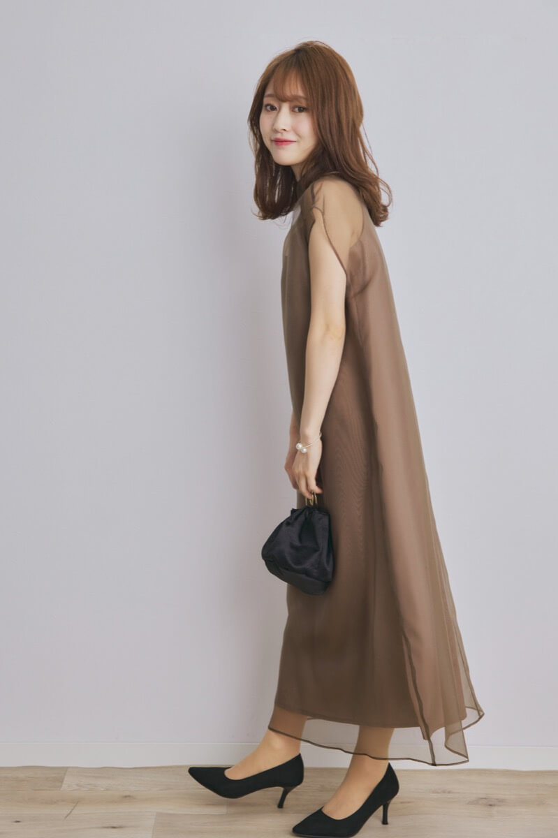 ブラウンのアシメインナーオーガンジードレス