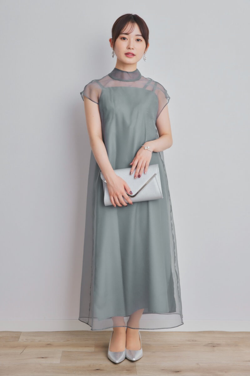 グレーのアシメインナーオーガンジードレス