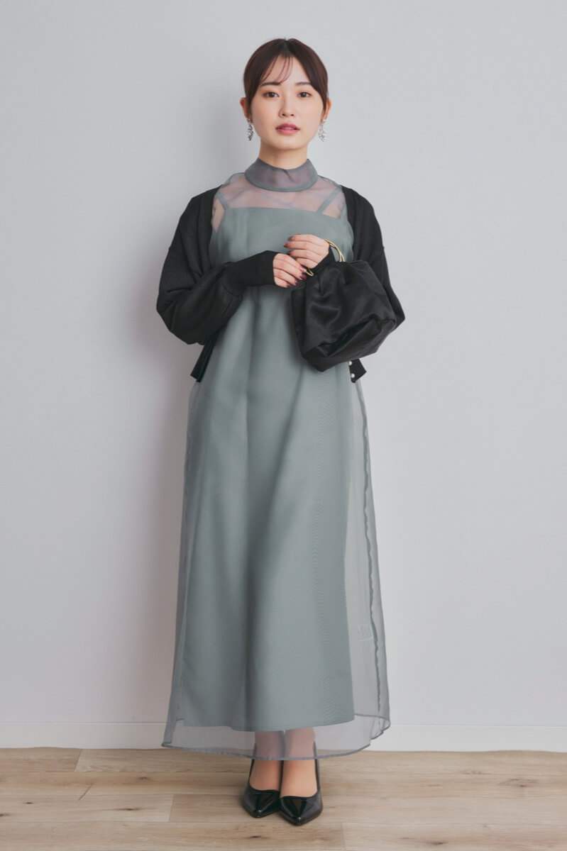 グレーのアシメインナーオーガンジードレス