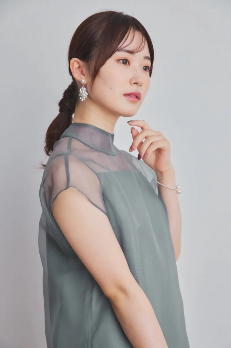 グレーのアシメインナーオーガンジードレス