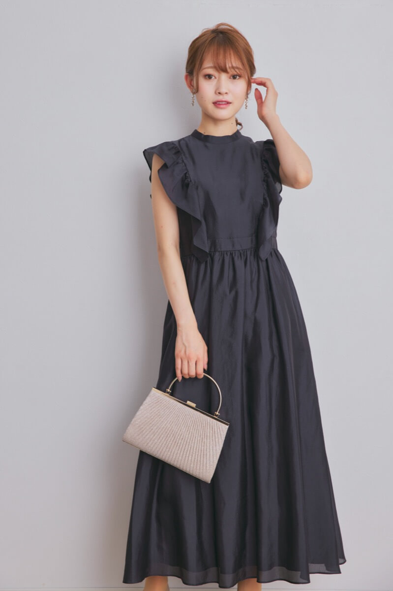 ブラックのサイドフリルエアリードレス