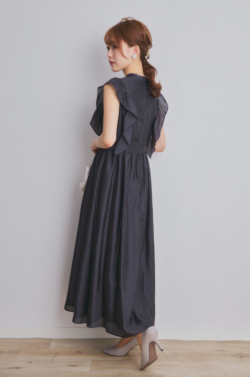 ブラックのサイドフリルエアリードレス