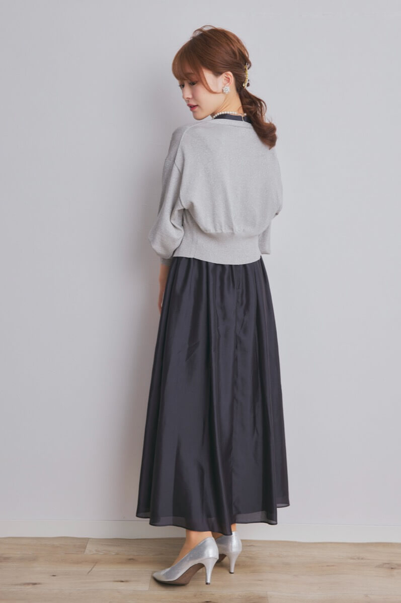 ブラックのサイドフリルエアリードレス