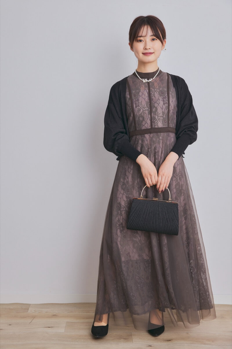 グレーのハイウエストチュールレースドレス