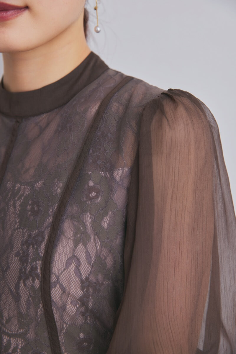 グレーのハイウエストチュールレースドレス