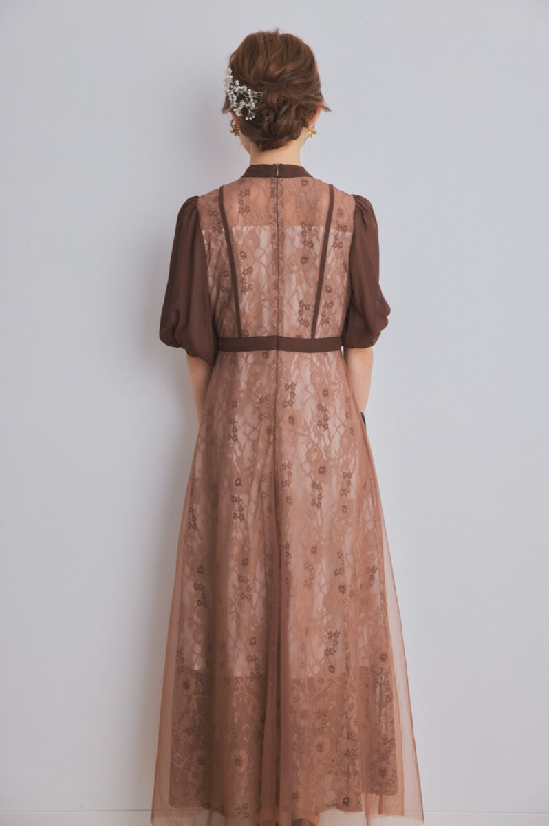 ブラウンのハイウエストチュールレースドレス