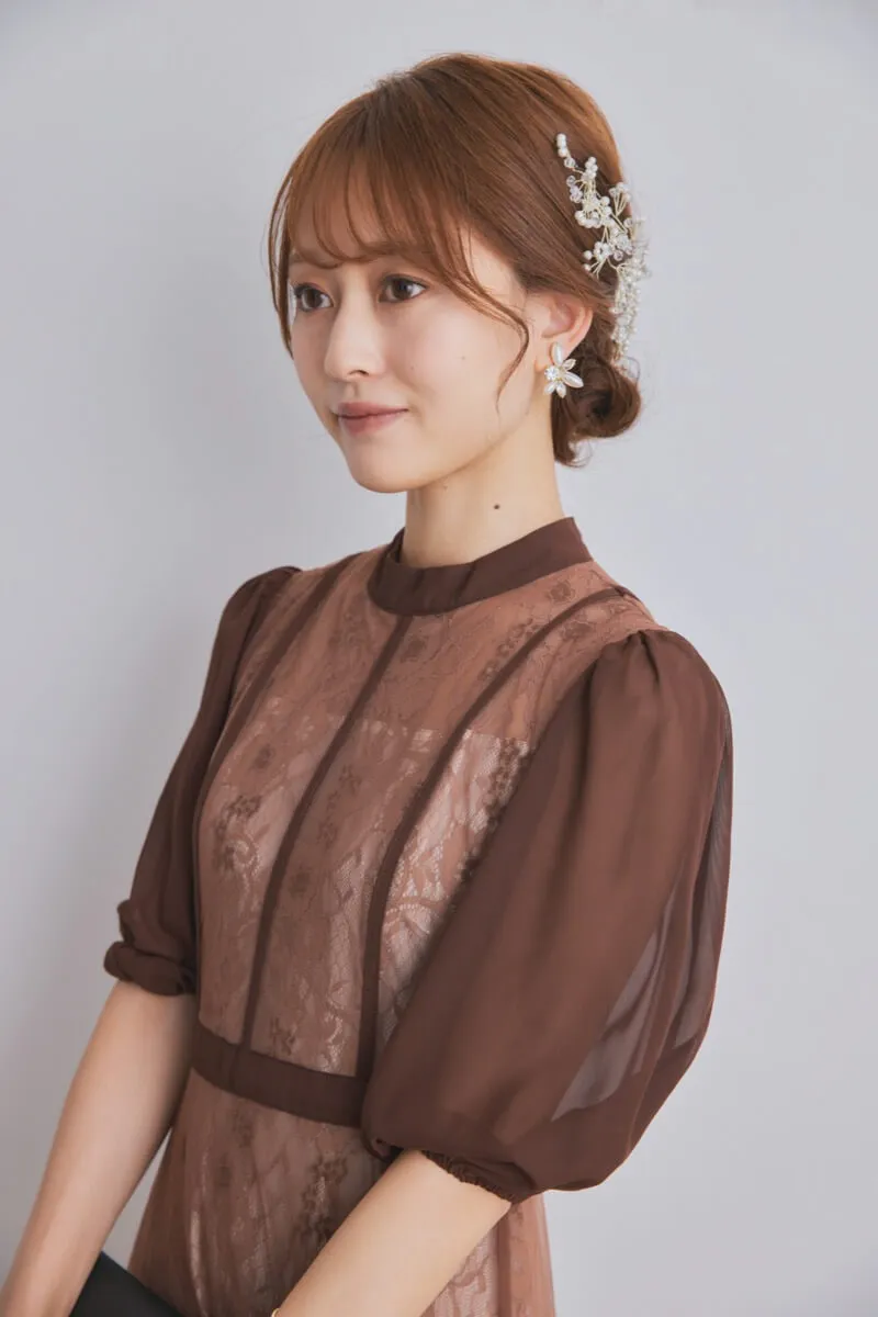 ブラウンのハイウエストチュールレースドレス