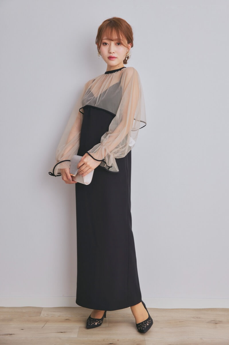 ブラックのチュールトップスレイヤードドレス