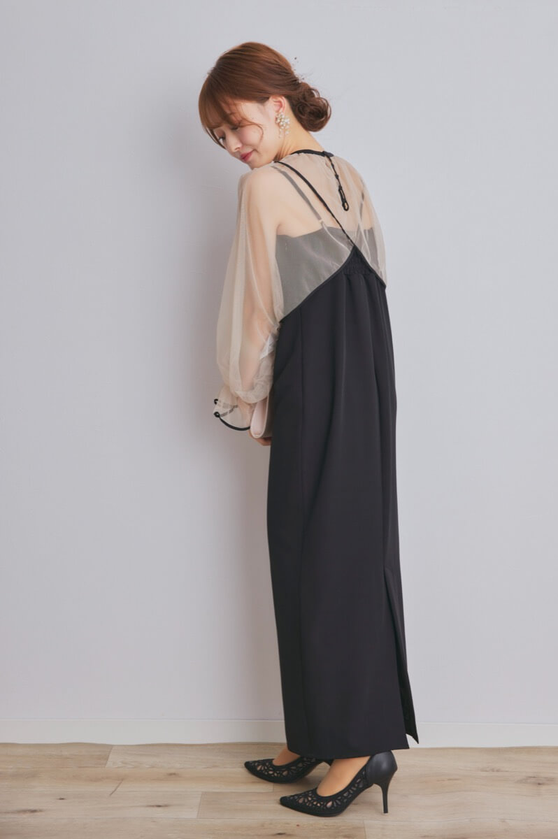 ブラックのチュールトップスレイヤードドレス