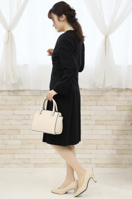 ネイビーのラウンドネックフレアスリーブセレモニースーツセット