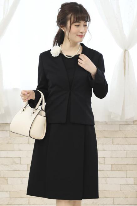 ネイビーのラウンドネックフレアスリーブセレモニースーツセット