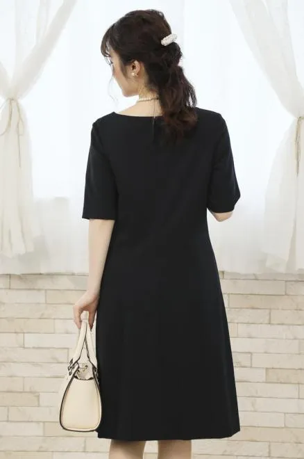 ネイビーのラウンドネックフレアスリーブセレモニースーツセット