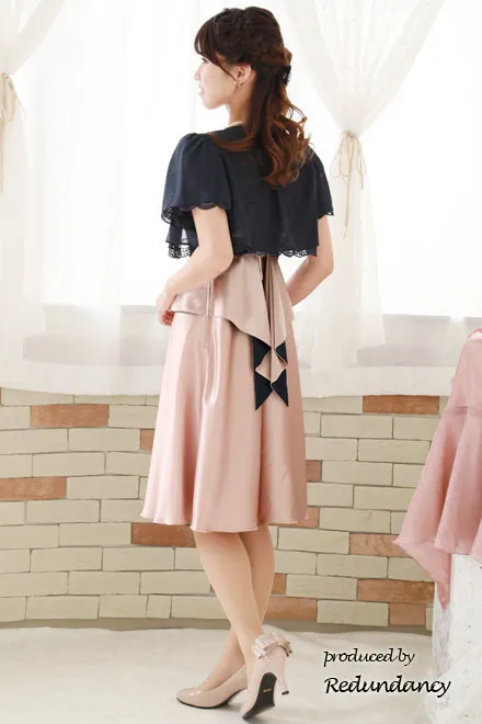 ピンクのハイウエスト切替サテンドレス