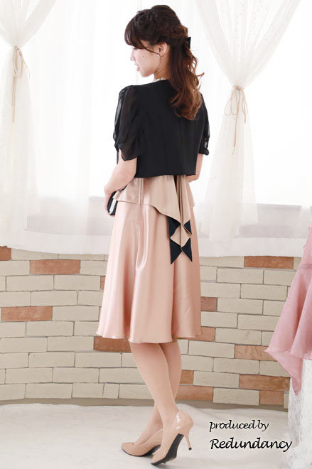 ピンクのハイウエスト切替サテンドレス