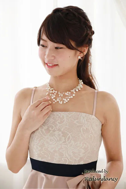 ピンクのハイウエスト切替サテンドレス