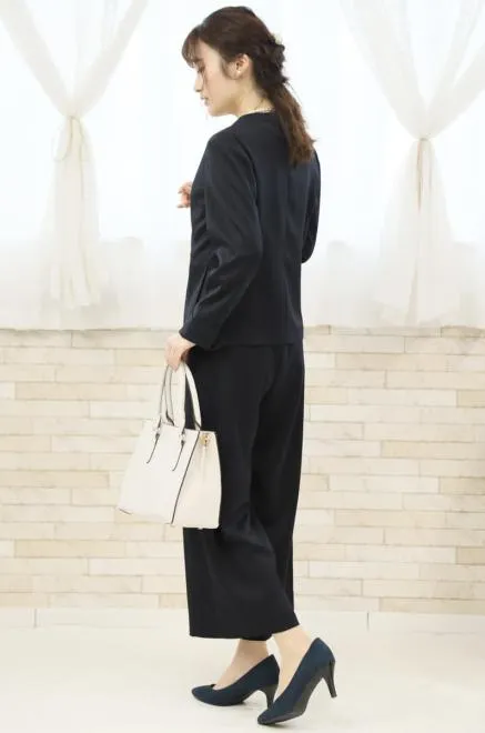 ネイビーのシフォンブラウスワイドパンツセレモニースーツセット