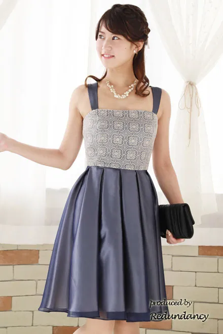 ブルーのレース切替えスクエアネックドレス