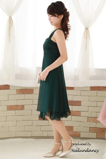 ダークグリーンのフリルスカートラメドレス