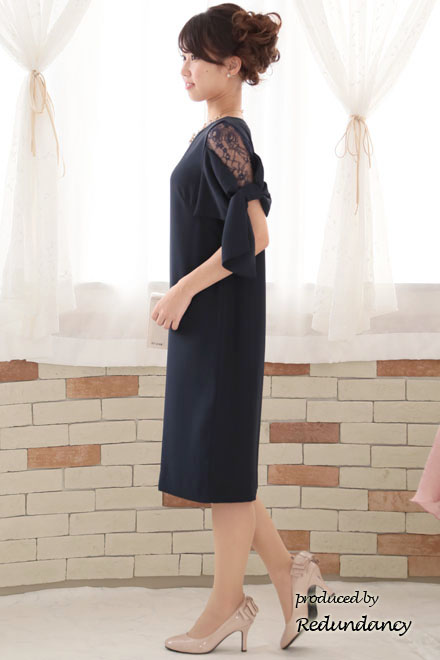 ネイビーのリボン風スリーブドレス